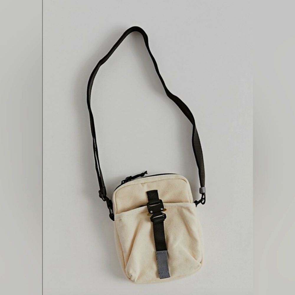 NWT UO Urban Outfitters Washed Canvas Crossbody Creme